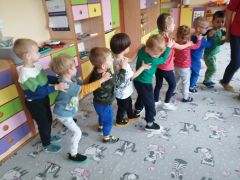 "Ja jestem wężem"- zabawa ze śpiewem
