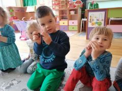 Gramy na kasztankach do piosenki