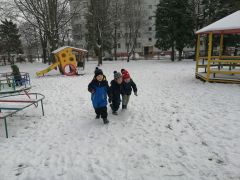 Zabawy na śniegu:)