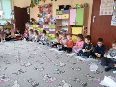 "Co można zrobić z  kartką papieru"- zabawy twórcze