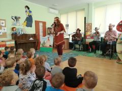 Audycja muzyczna "Muzyczne sandały Pędzącej Strzały"