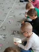 "Pojedynki na minki"-zabawa z lusterkiem