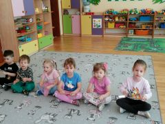 "Biedroneczki"- zabawa do piosenki