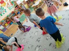 Zabawa z chustką
