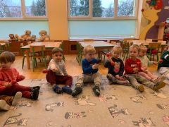 naśladowanie odgłosów deszczu