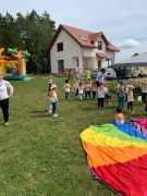 zabawa z pszczółką Karolinką 