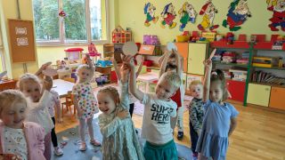 Kropeczki w zabawie.