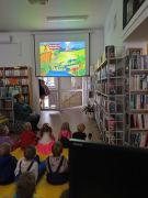 W bibliotece 