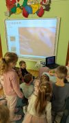 Grejpfrut przez mikroskop.