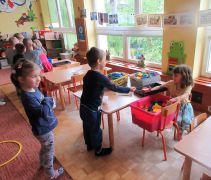 Kupujemy - sprzedajemy
zabawa tematyczna w ramach zajęć matematycznych