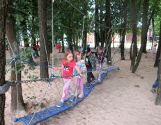 leśny plac zabaw