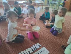 GRA NA INSTRUMENTACH