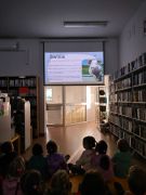 W bibliotece