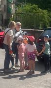 Dzień dobrych uczynków-spacer po osiedlu, dzielenie sie uśmiechem