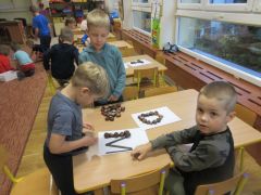 kasztanowe litery