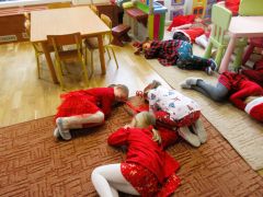 Wigilia Elfów - zabawa inscenizacyjna do piosenki fińskiej