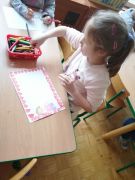 "Kogo kocham, kogo lubię"- rysowanie flamastrami i kredką