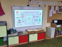 prezantacja multimadialna i film edukacyjny z programu Dziel się uśmiechem