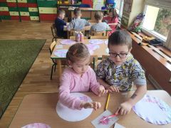 malowanie szczoteczką do zębów