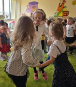 "Kolorowa Kropka"Zabawy taneczne